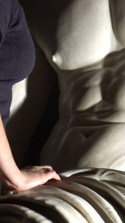 Fragmento de la vídeo-performance, 'Dependencia Mutua', de Eulàlia Valldosera